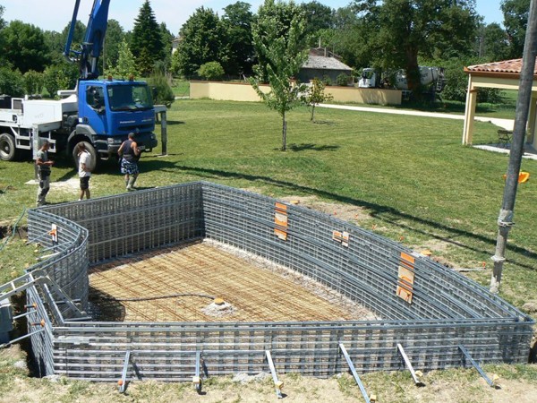 piscine beton monobloc