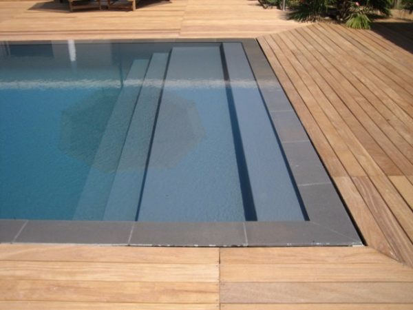 piscine en kit miroir