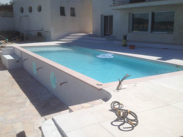 Construction piscine traditionnelle MARINAL
