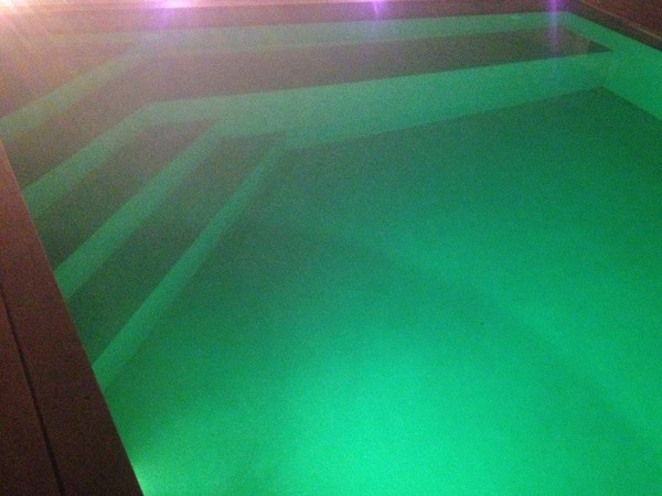 Ambiance piscine de nuit eclairee Marinal  constructeur de piscines Toulouse 31