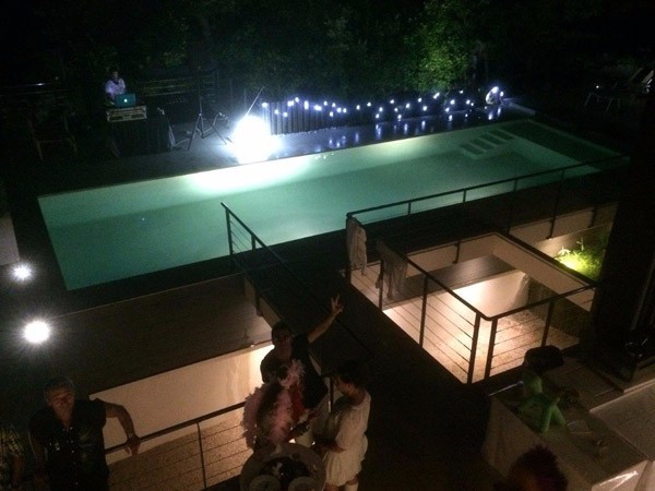 Ambiance piscine de nuit eclairee Marinal  constructeur de piscines Toulouse 31