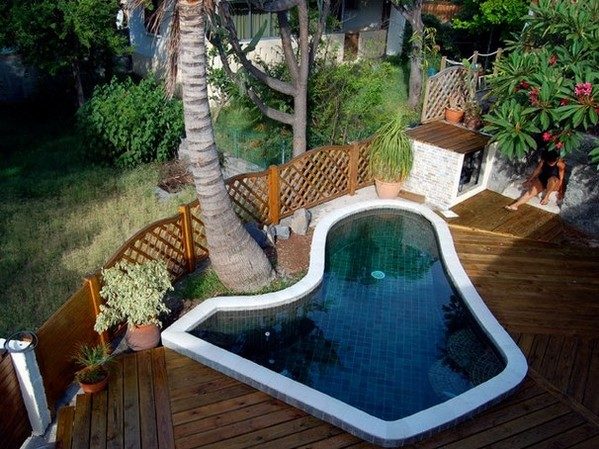 Construction piscine traditionnelle à forme libre MARINAL